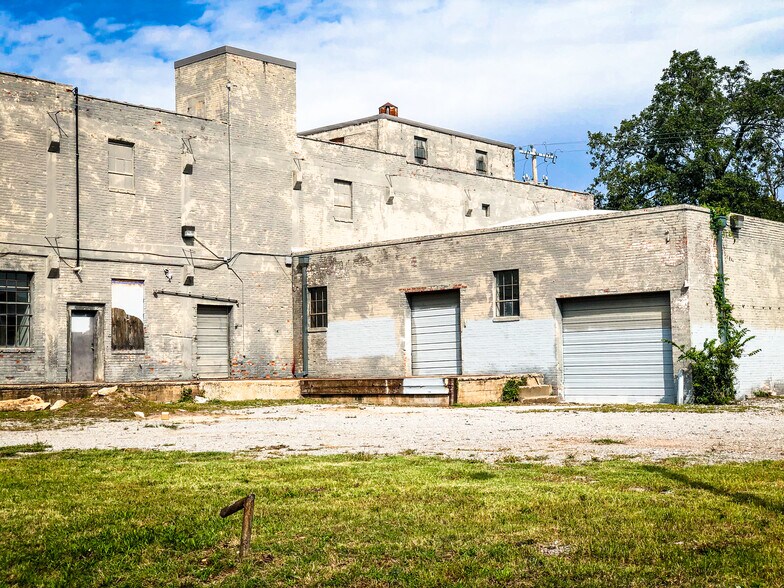 More Photos Of 11 NW 8th St, Oklahoma City Warehouse For Lease