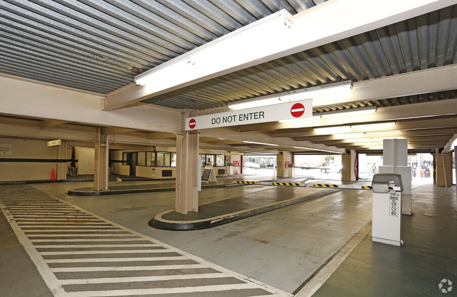 More Photos Of 1 W Fourth St, Winston-Salem Office For Lease