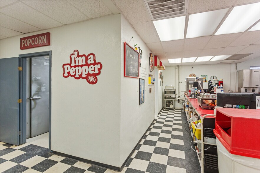 More Photos Of 101 E Commercial St, Miami General Retail For Sale