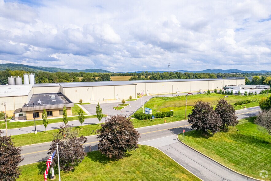 More Photos Of 190 Strykers Rd, Phillipsburg Warehouse For Lease