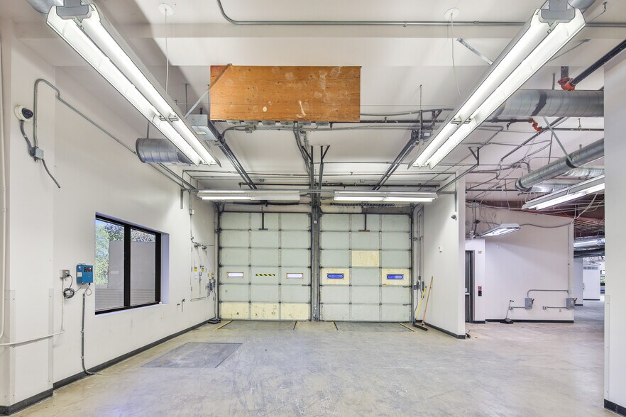 More Photos Of 30801 Agoura Rd, Agoura Hills Research And Development For Lease