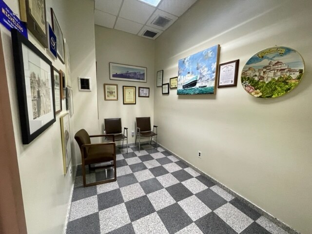 More Photos Of 18-81 Steinway St, Astoria Warehouse For Sale