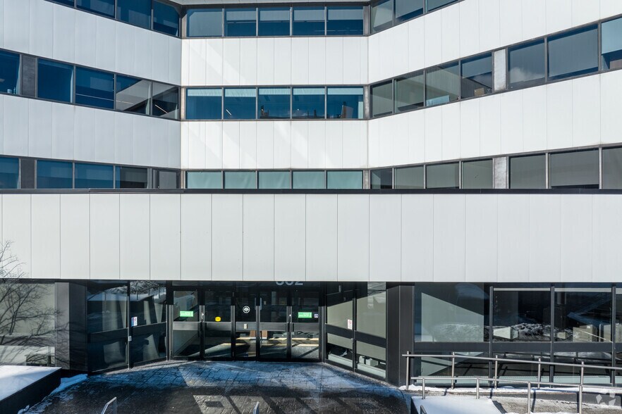 More Photos Of 302 Town Centre Blvd N, Markham Office For Lease