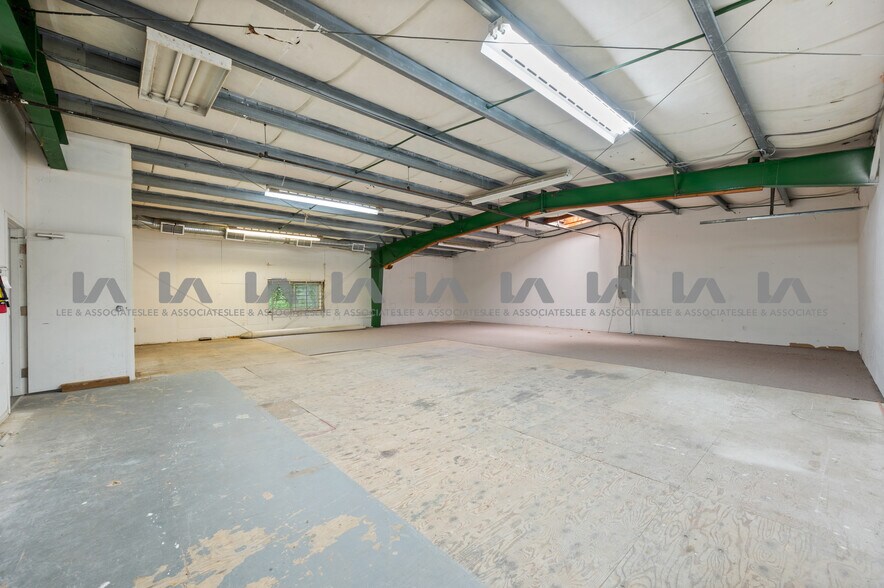 More Photos Of 2727 Dixon St, Port Coquitlam Industrial For Sale