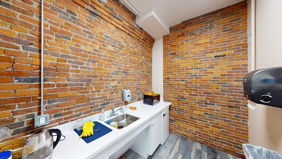 More Photos Of 22 Beacon St, Boston Storefront Retail Office For Lease