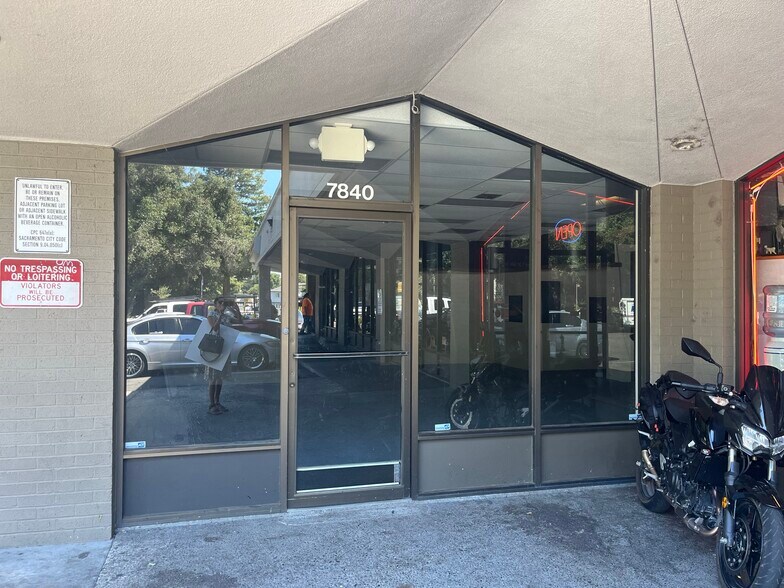 More Photos Of 7810-7890 La Riviera Dr, Sacramento Storefront For Lease