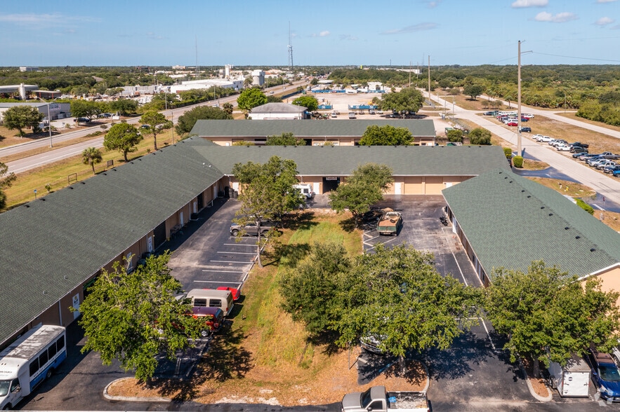 More Photos Of 19800 Veterans Blvd, Port Charlotte Warehouse For Lease