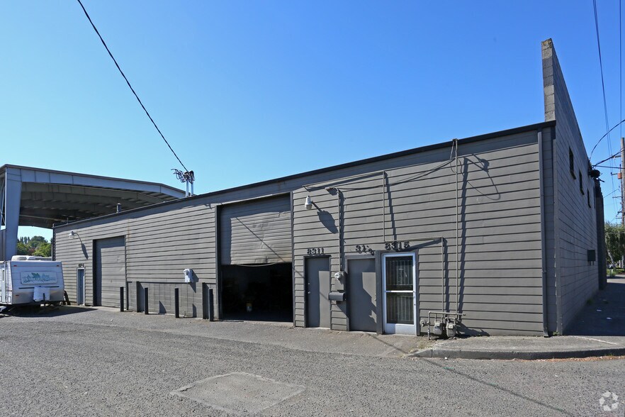 More Photos Of 8316 N Albina Ave, Portland Manufacturing For Sale