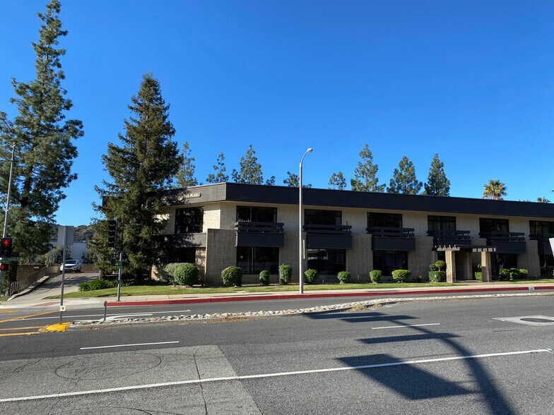 More Photos Of 1150 Foothill Blvd, La Cañada Flintridge Office For Lease