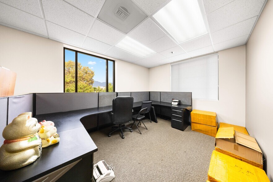 More Photos Of 1795 E Holt Blvd, Ontario Showroom For Sale