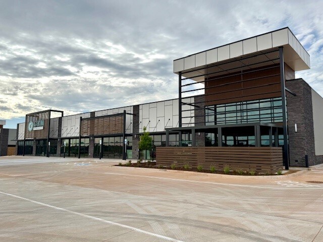 More Photos Of 16533 N May Ave, Edmond Unknown For Lease