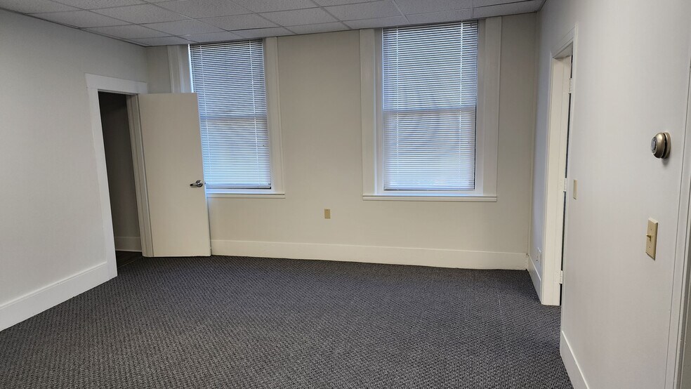 More Photos Of 14-18 Broadway, Taunton Storefront Retail Office For Lease