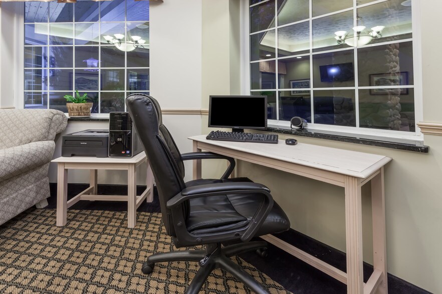 More Photos Of 7576 S Pere Marquette Hwy, Pentwater Hotel For Sale