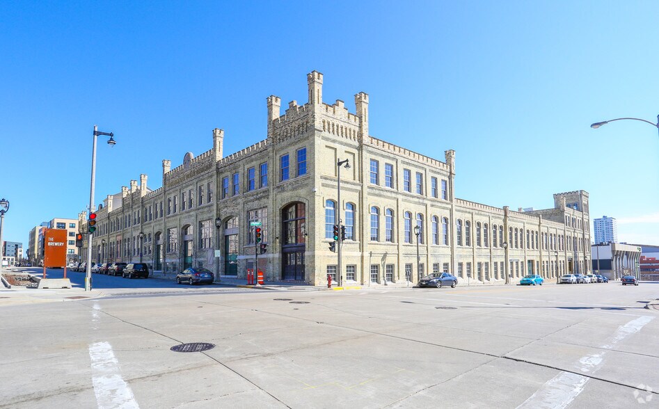 More Photos Of 1125 N 9th St, Milwaukee Apartments For Lease