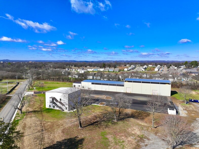 More Photos Of 1050 Cairo Rd, Gallatin Warehouse For Lease