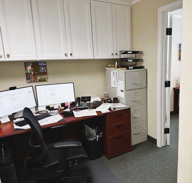 More Photos Of 8419 La Mesa Blvd, La Mesa Medical For Lease