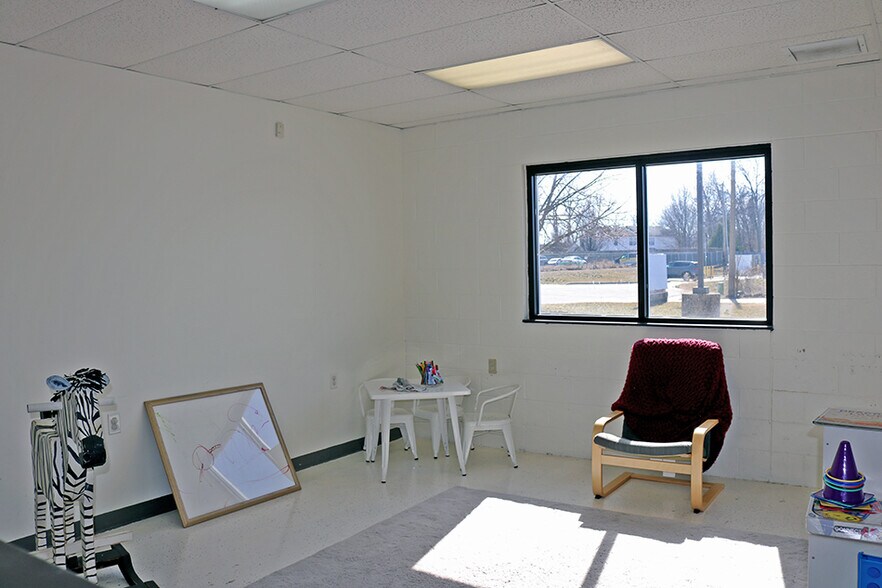 More Photos Of 18 Kettle River Dr, Glen Carbon Warehouse For Sale