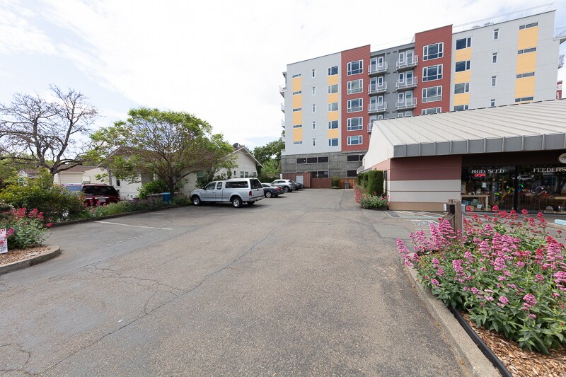 More Photos Of 900 4th St, Santa Rosa General Retail For Lease