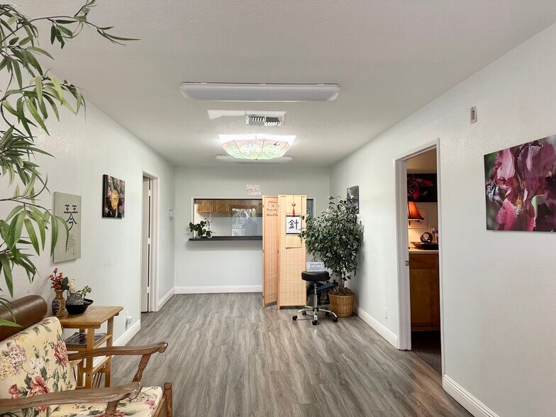 More Photos Of 970 Petit Ave, Ventura Medical For Sale