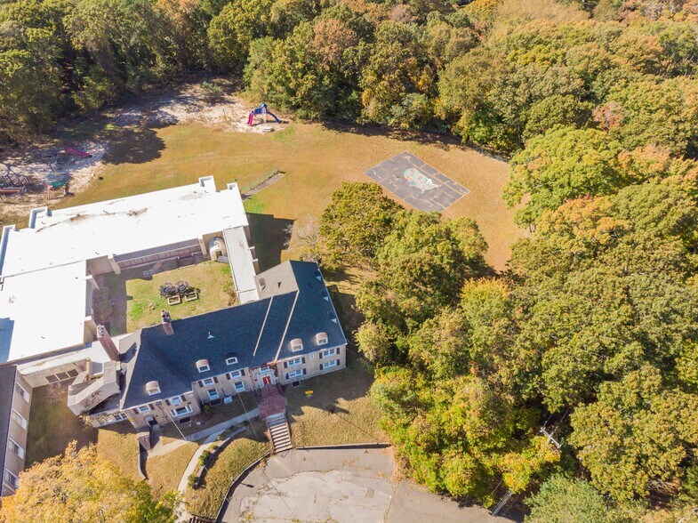 More Photos Of 18 Tower Hill Rd, Shoreham Schools For Sale