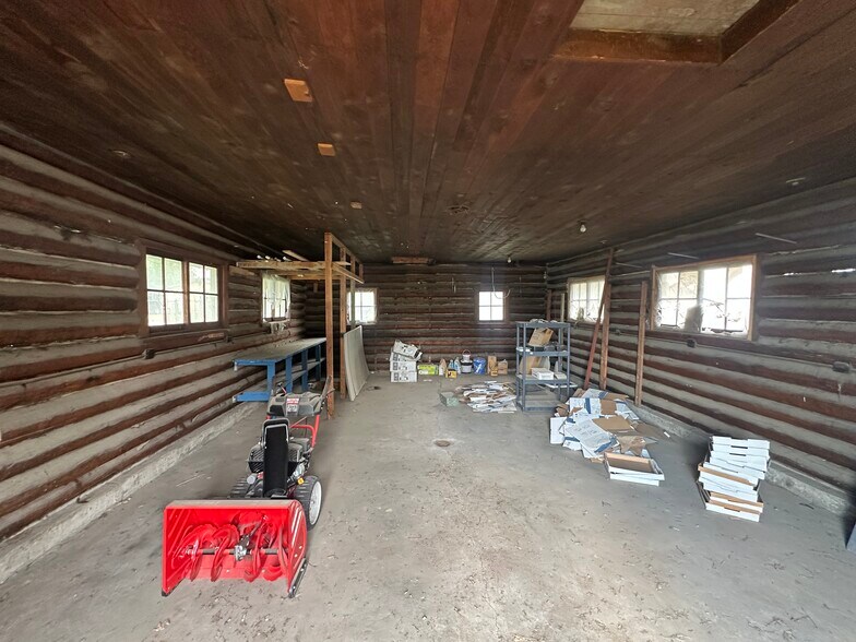 More Photos Of 200 W Railroad Ave, Plains Medical For Sale