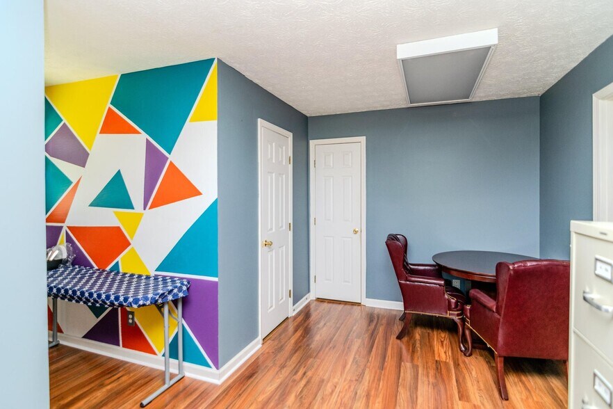 More Photos Of 100-102 Consumer Ln, Frankfort Office For Sale