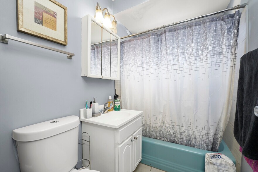 More Photos Of 1905-1913 Saint Charles Rd, Maywood Apartments For Sale