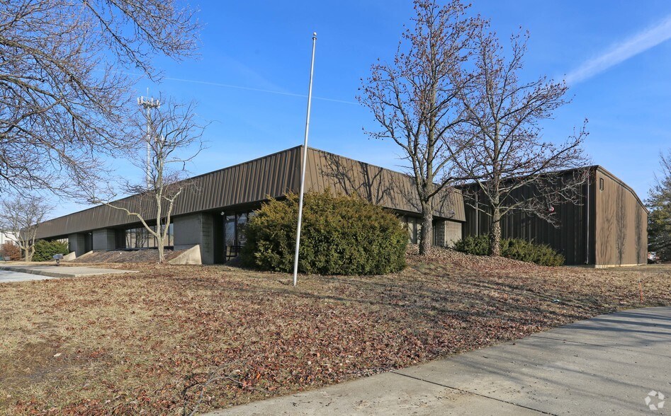 Primary Photo Of 10525 Chester Rd, Woodlawn Manufacturing For Lease