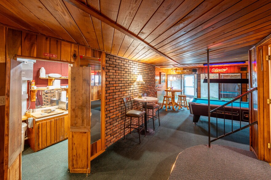 More Photos Of 608 N Chestnut St, Derry Restaurant For Sale