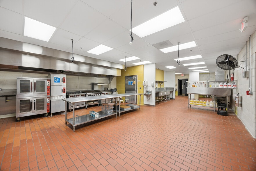 More Photos Of 2540 Park Ave, Minneapolis Schools For Sale