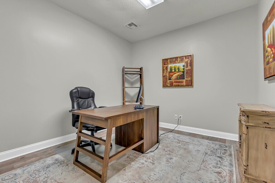 More Photos Of 1501 US Highway 19 S, Leesburg Office For Sale