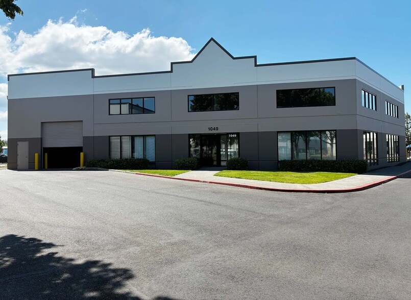 Primary Photo Of 1057 NW Corporate Dr, Troutdale Warehouse For Lease
