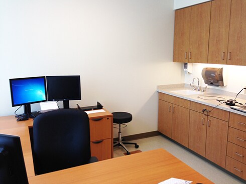 More Photos Of 31 Stiles Rd, Salem Medical For Lease