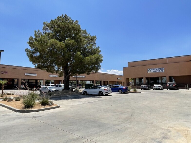 More Photos Of 408-418 W Avenue J, Lancaster General Retail For Lease