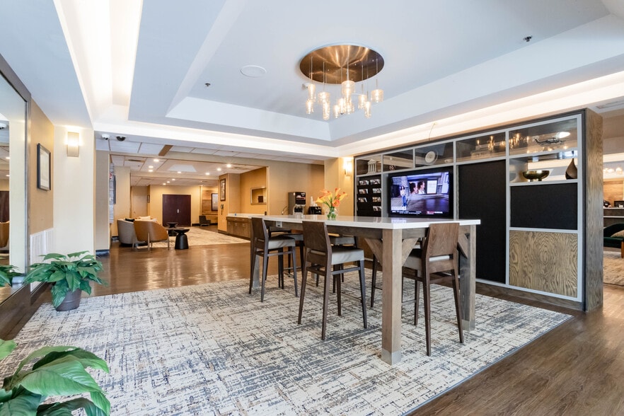 More Photos Of 600 Interstate 30, Little Rock Hotel For Sale