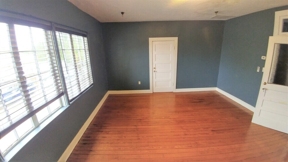 More Photos Of 2018 Melbourne Ct, Melbourne Office For Sale