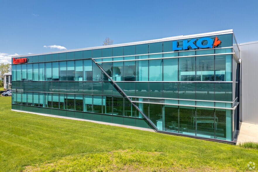 Primary Photo Of 50 Rue Jean-Paul-Cayer, Blainville Industrial For Sale
