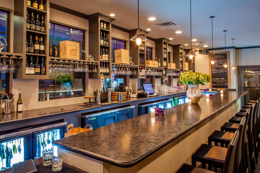 More Photos Of 801 Studewood St, Houston Restaurant For Lease