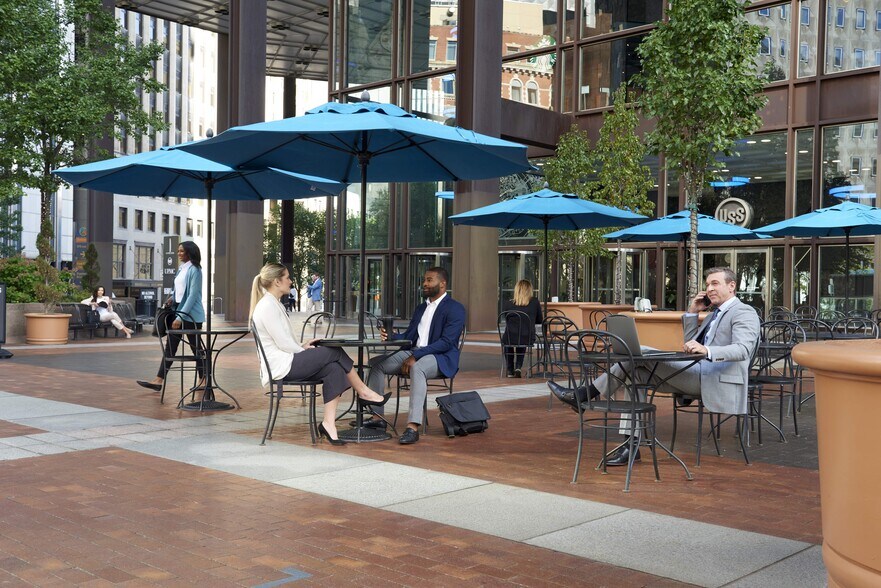 More Photos Of 600 Grant St, Pittsburgh Office For Lease