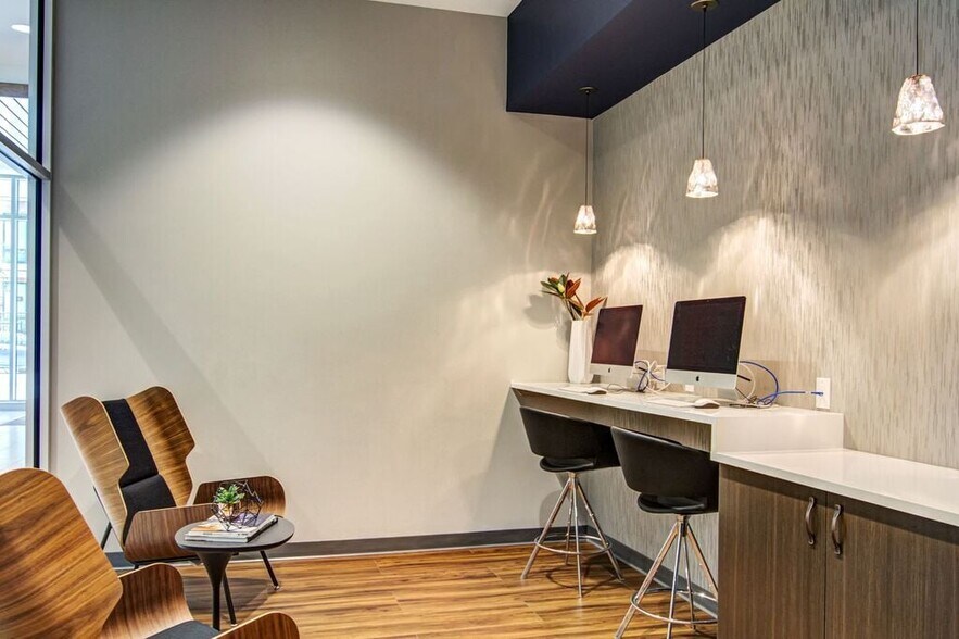 More Photos Of 1369 Spruce Pl, Minneapolis Apartments For Lease