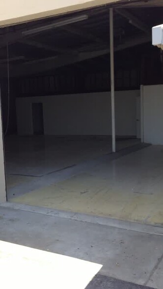 Primary Photo Of 10835-10845 Vanowen St, North Hollywood Warehouse For Lease