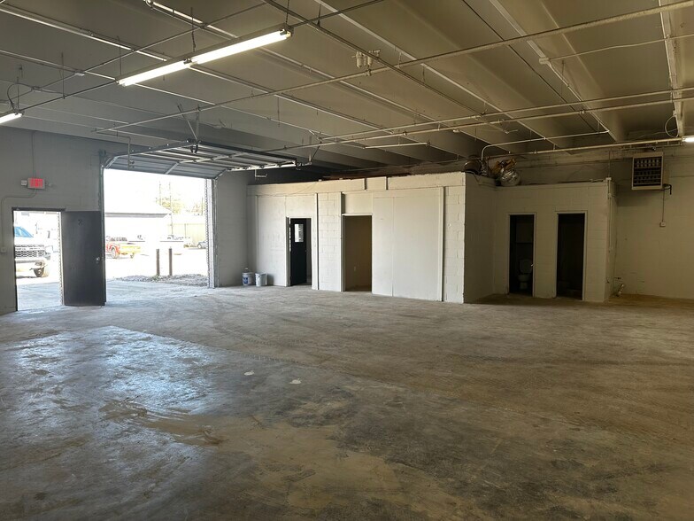 More Photos Of 2 Alva St, Greenville Warehouse For Lease