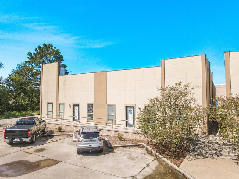 More Photos Of 108 Business Park Dr, Denham Springs Medical For Lease