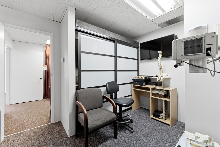 More Photos Of 2900 Bristol St, Costa Mesa Office For Sale