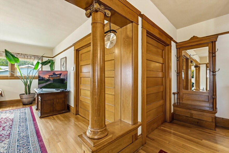 More Photos Of 340 NW 7th St, Corvallis Office Residential For Sale