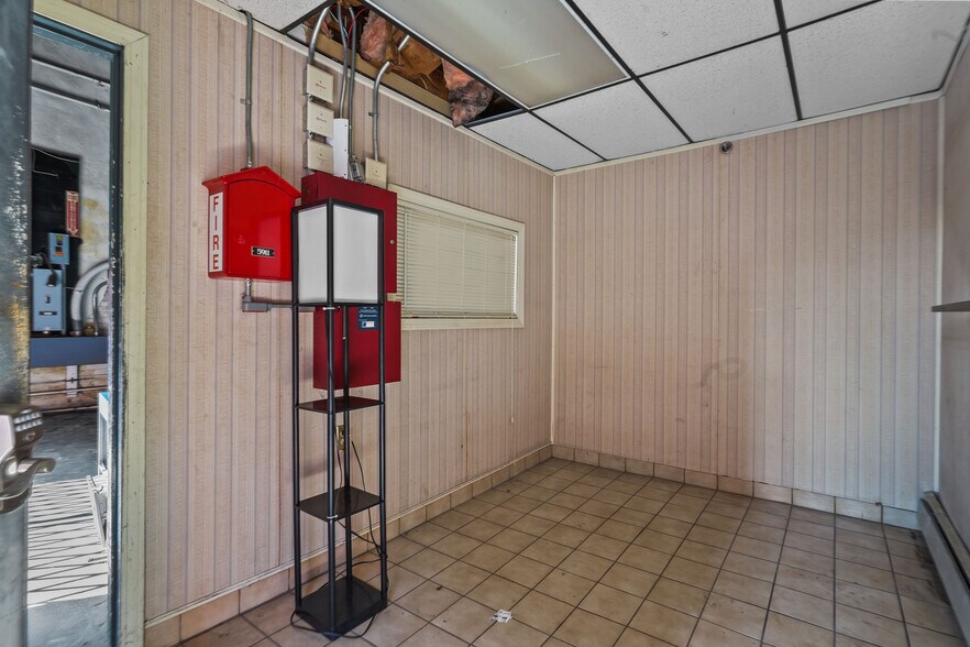 More Photos Of 431 Harris Ave, Providence Warehouse For Sale