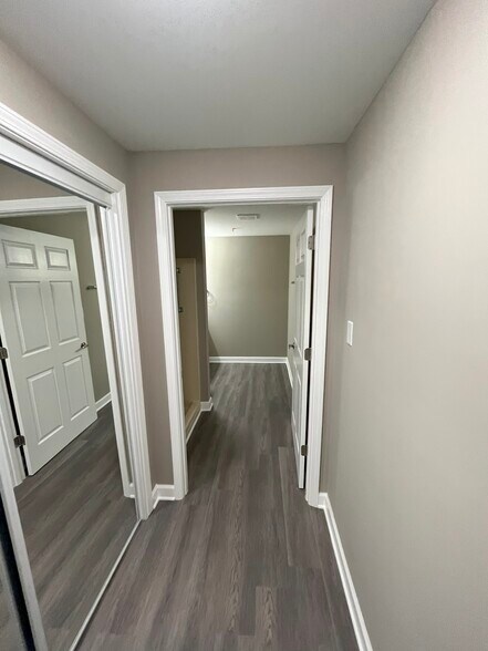 More Photos Of 126 W Maple Ave, Mundelein Apartments For Sale