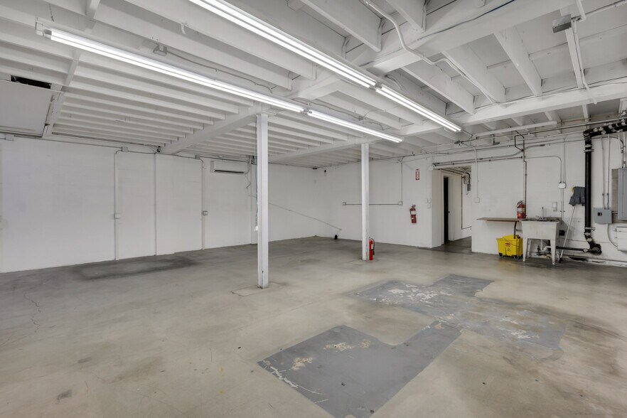 More Photos Of 7176 W Sunset Blvd, Los Angeles Storefront Retail Office For Sale