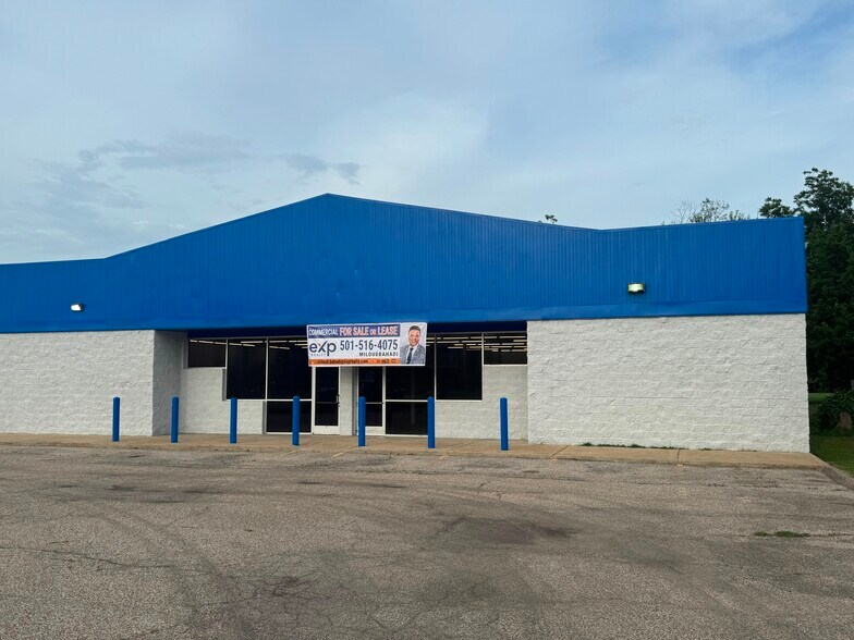 More Photos Of 820 N Main St, Brinkley Freestanding For Sale