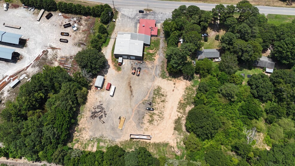 More Photos Of 1540 Greensboro Rd, Madison Service For Sale